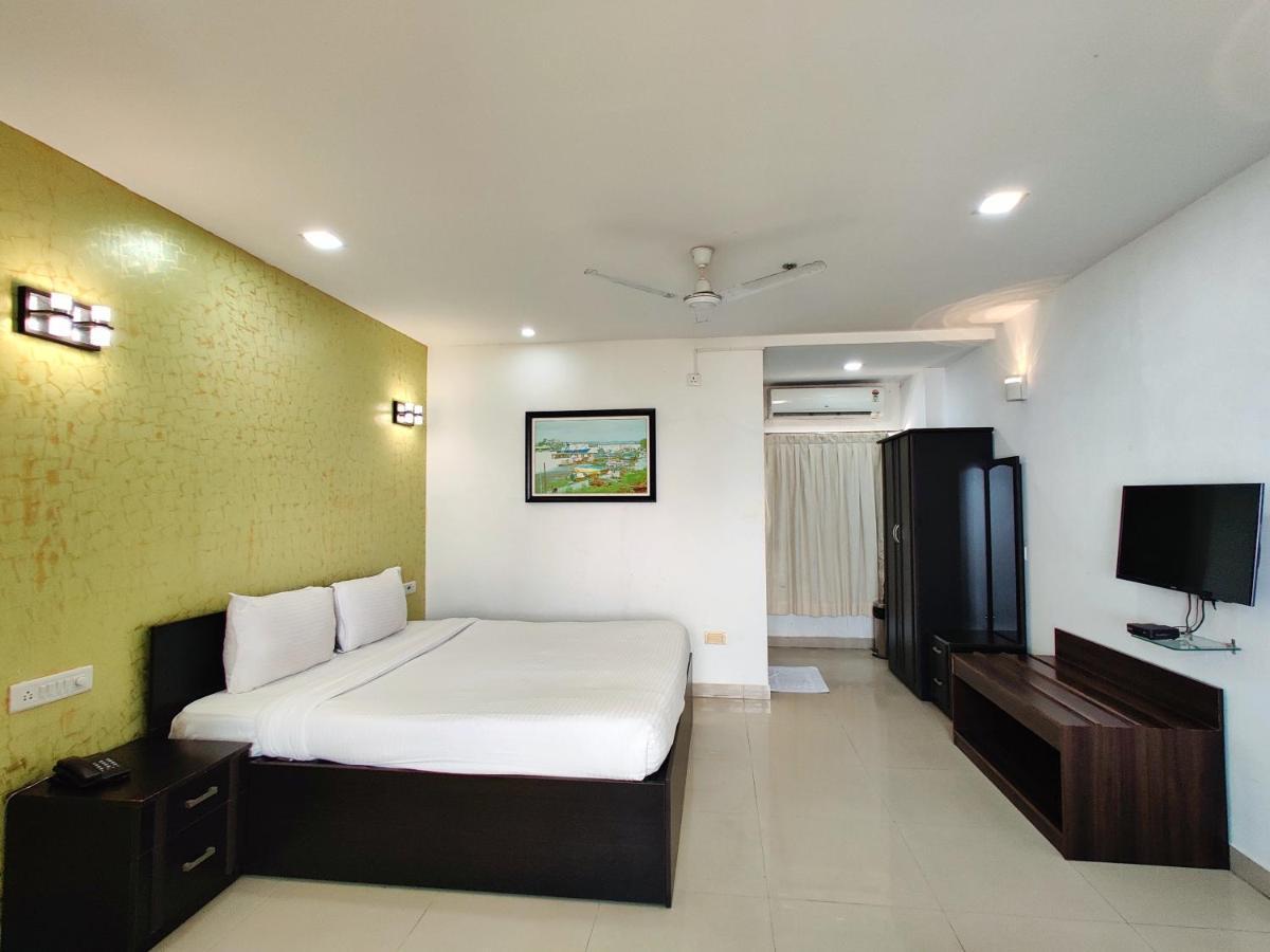 Golden Chariot Hotel Daman Exterior foto