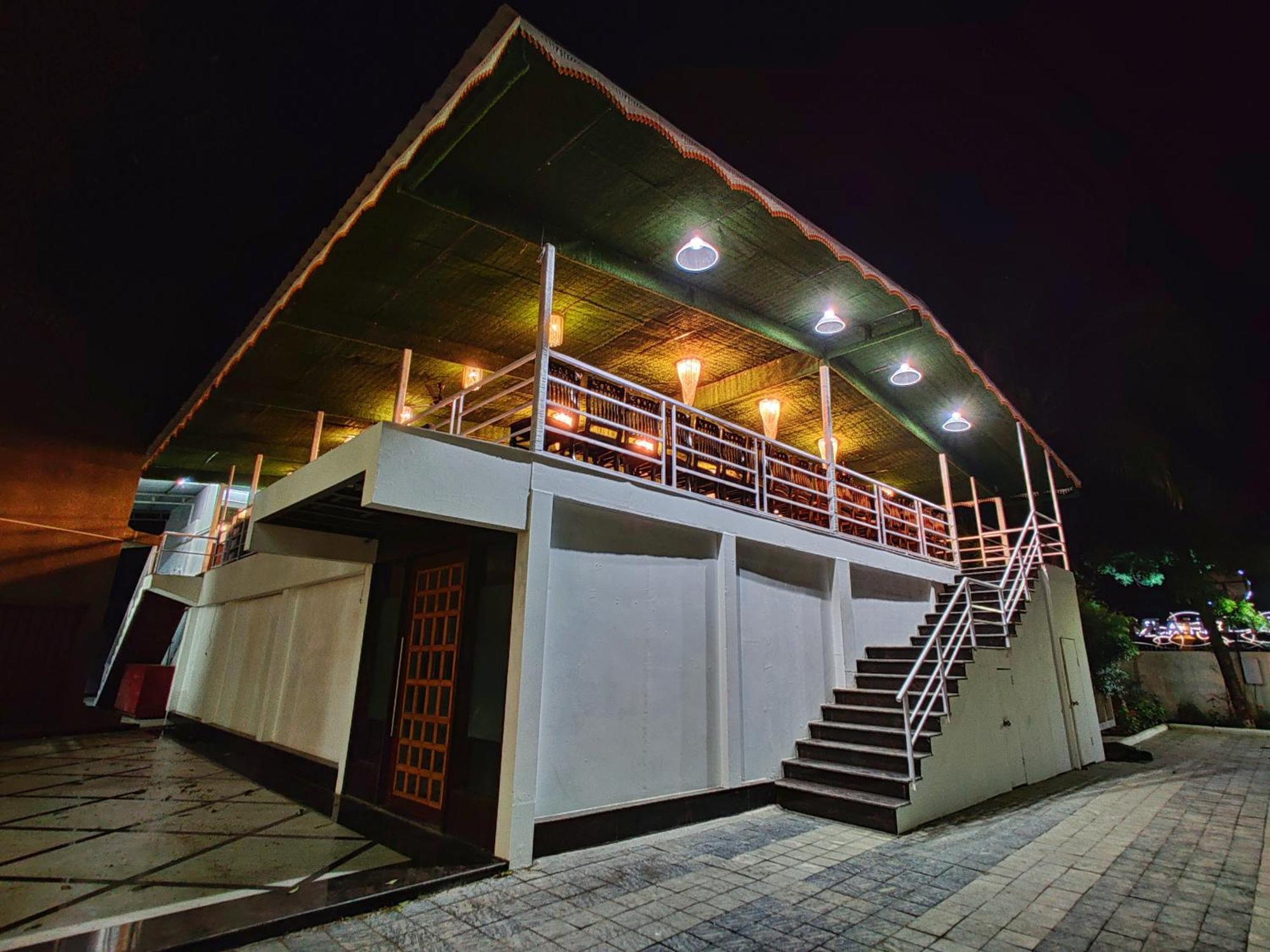 Golden Chariot Hotel Daman Exterior foto